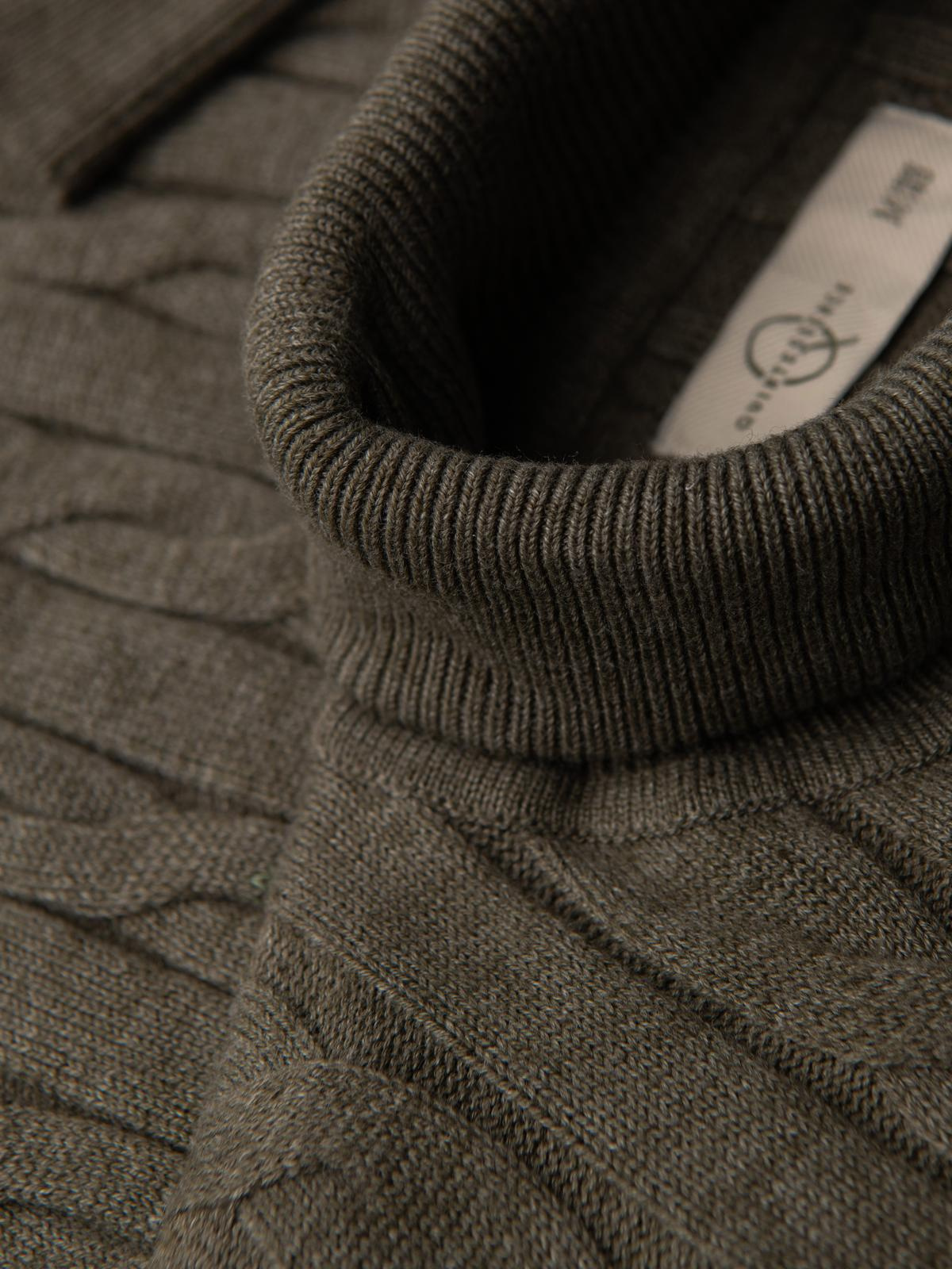 Ombre Men&#039;s turtleneck sweater with checkered weave - olive