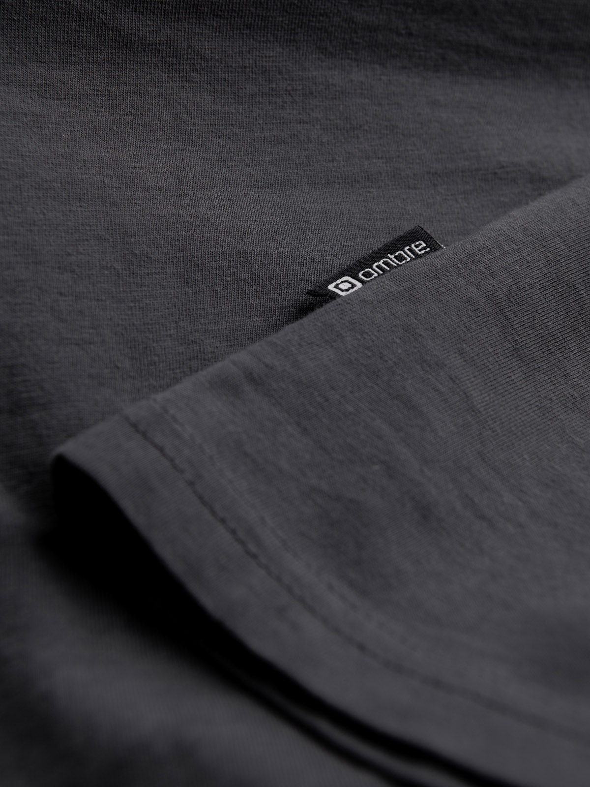 Ombre Men's unprinted longsleeve with a v-neck - graphite