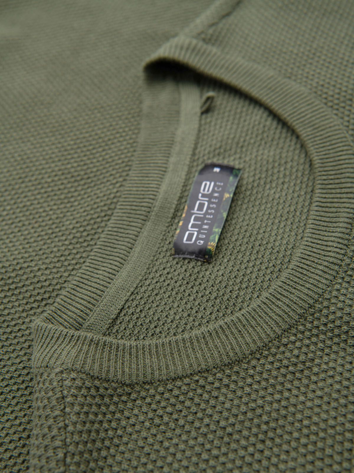 Ombre Men's knitted t-shirt with fine texture - olive