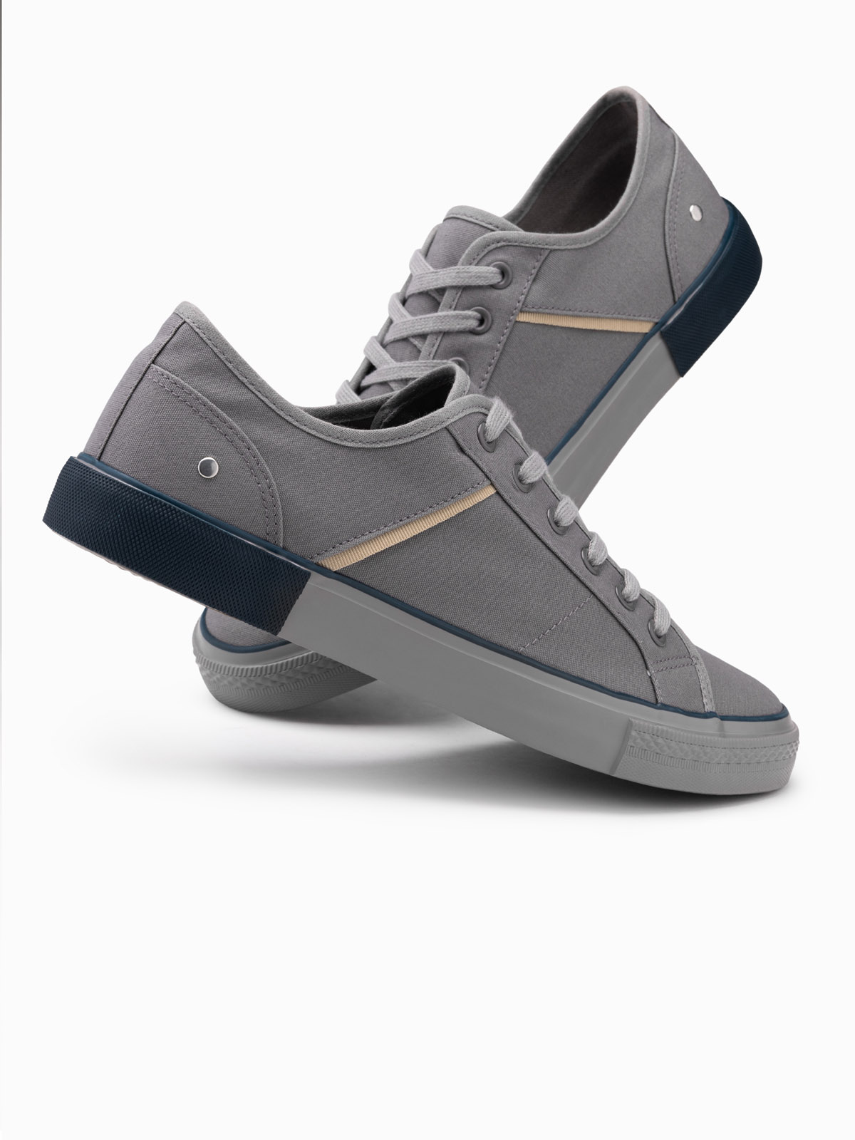Levně Ombre Classic men's sneakers with rivets - gray