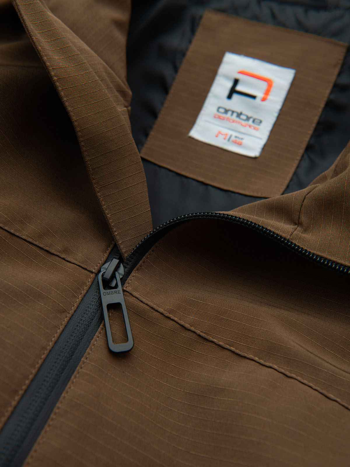 Ombre Men&#039;s lightweight storm jacket with hood - brown