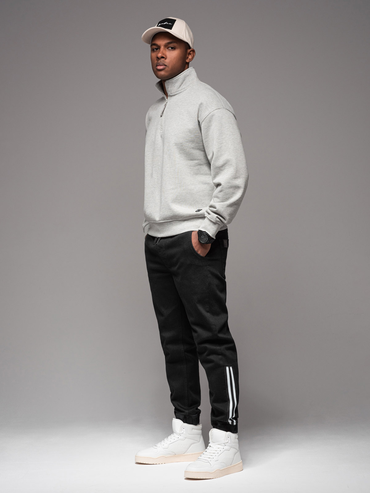 Ombre Men's denim joggers with piping - black