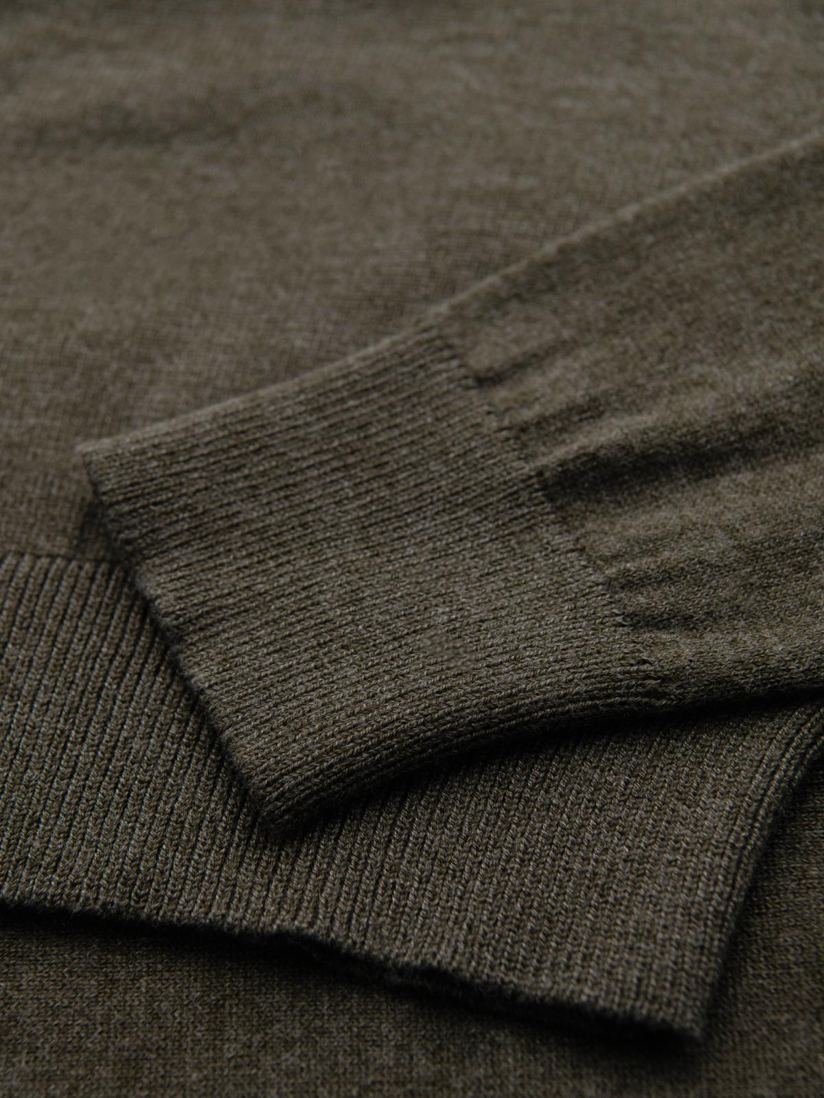 Ombre Men&#039;s BASIC viscose classic sweater with round neckline - olive melange