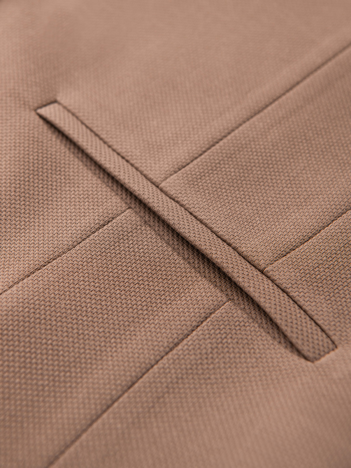 Ombre Fitted elegant men&#039;s vest with elastane and lapels - brown