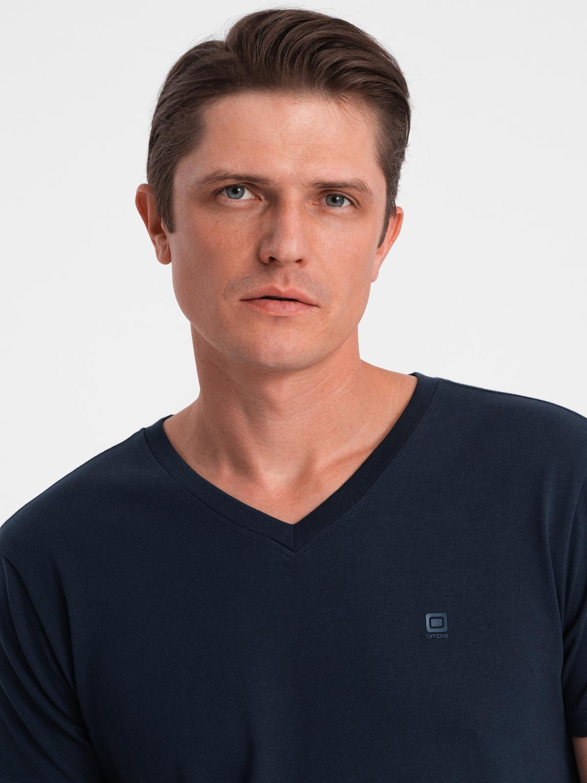 Ombre Set of shirts with V neckline and elastane and subtle logo 3-pack