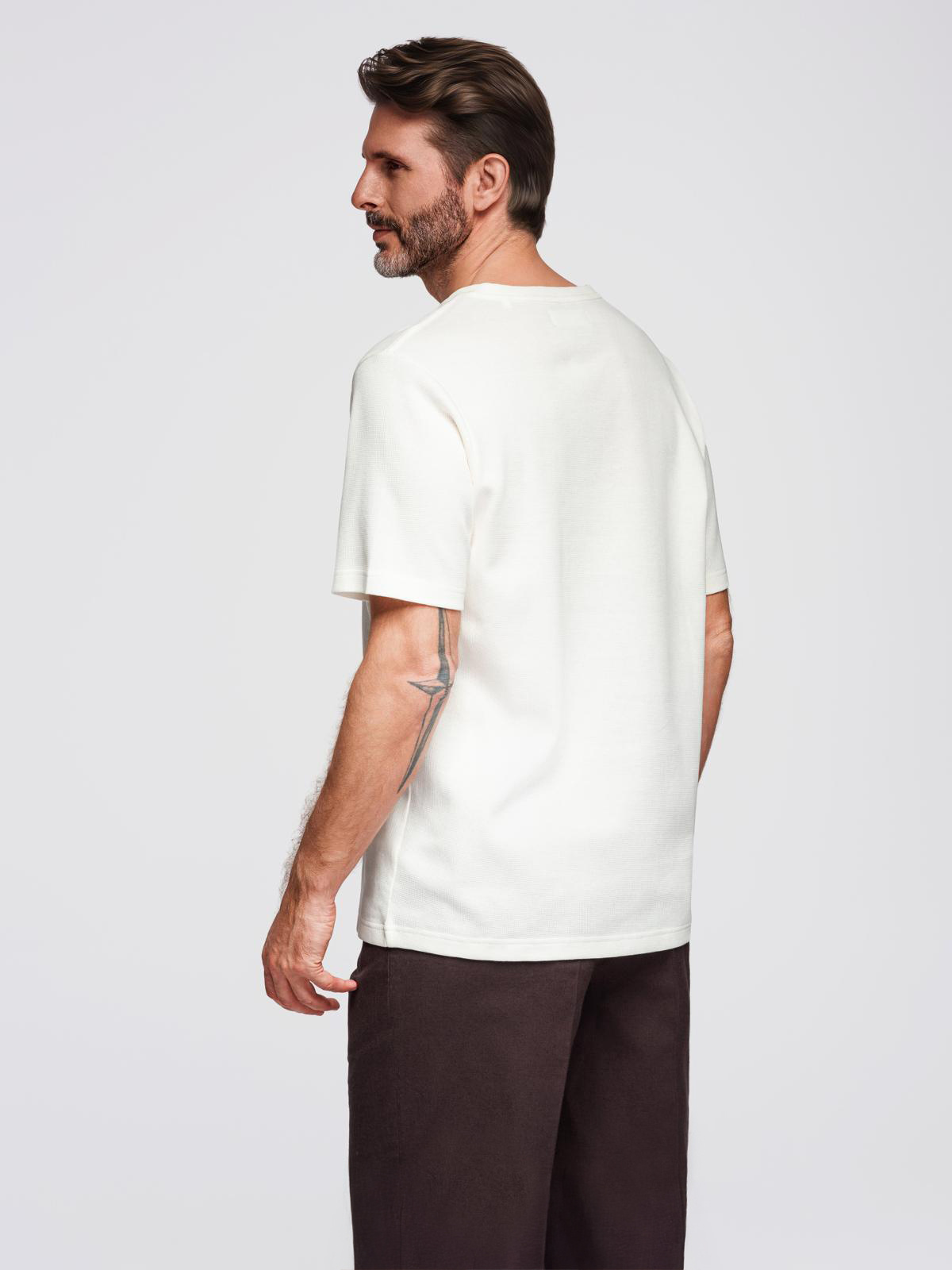 Ombre Men's waffle-textured T-shirt with round neckline - broken white