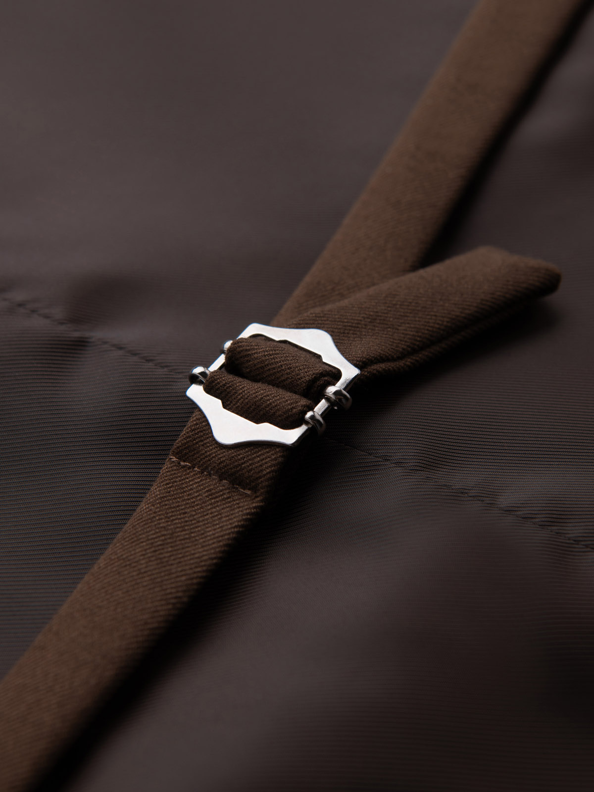 Ombre Men's suit vest with classic detailing and lining - brown