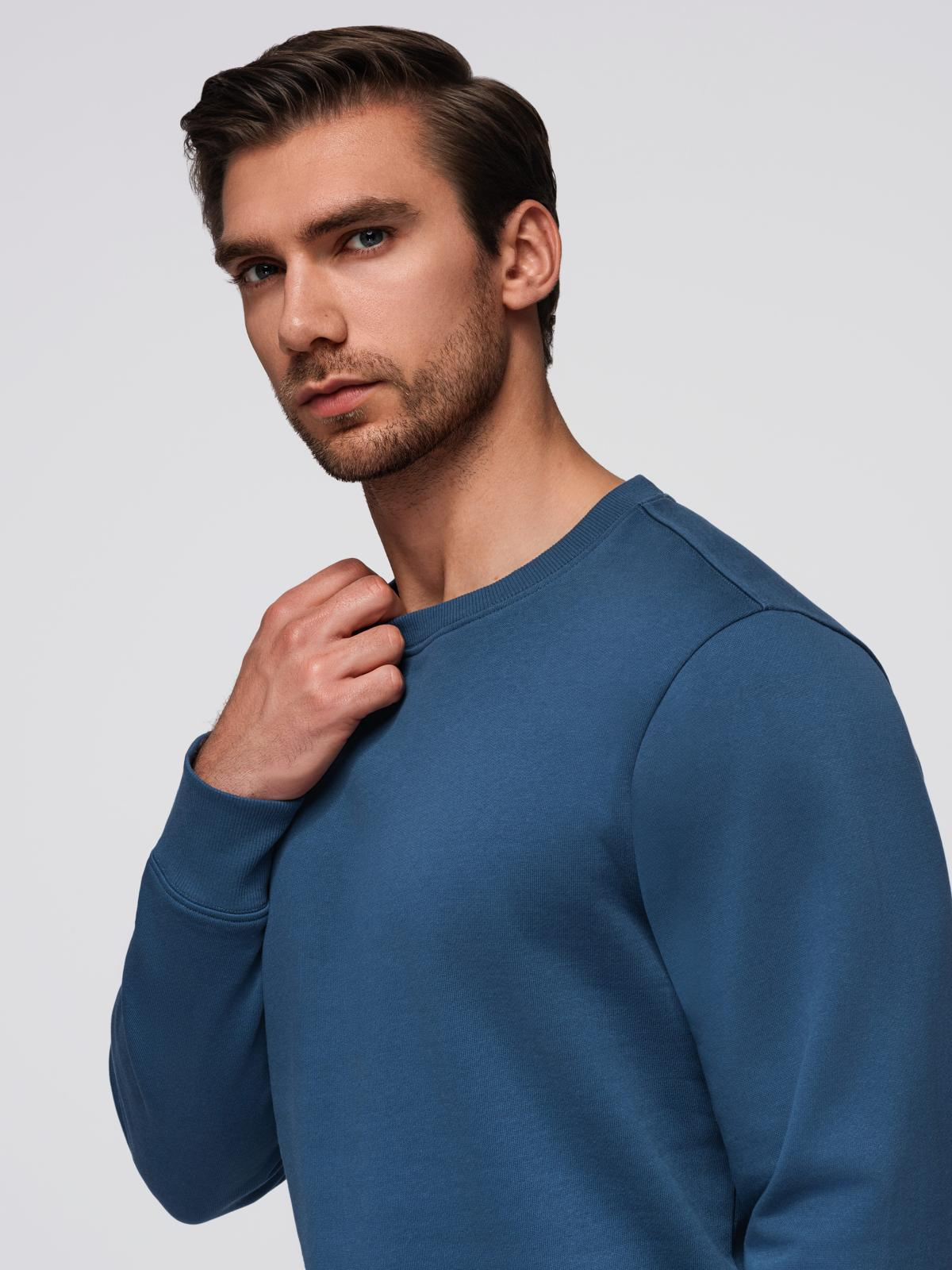 Ombre Men&#039;s BASIC sweatshirt with round neckline - navy blue