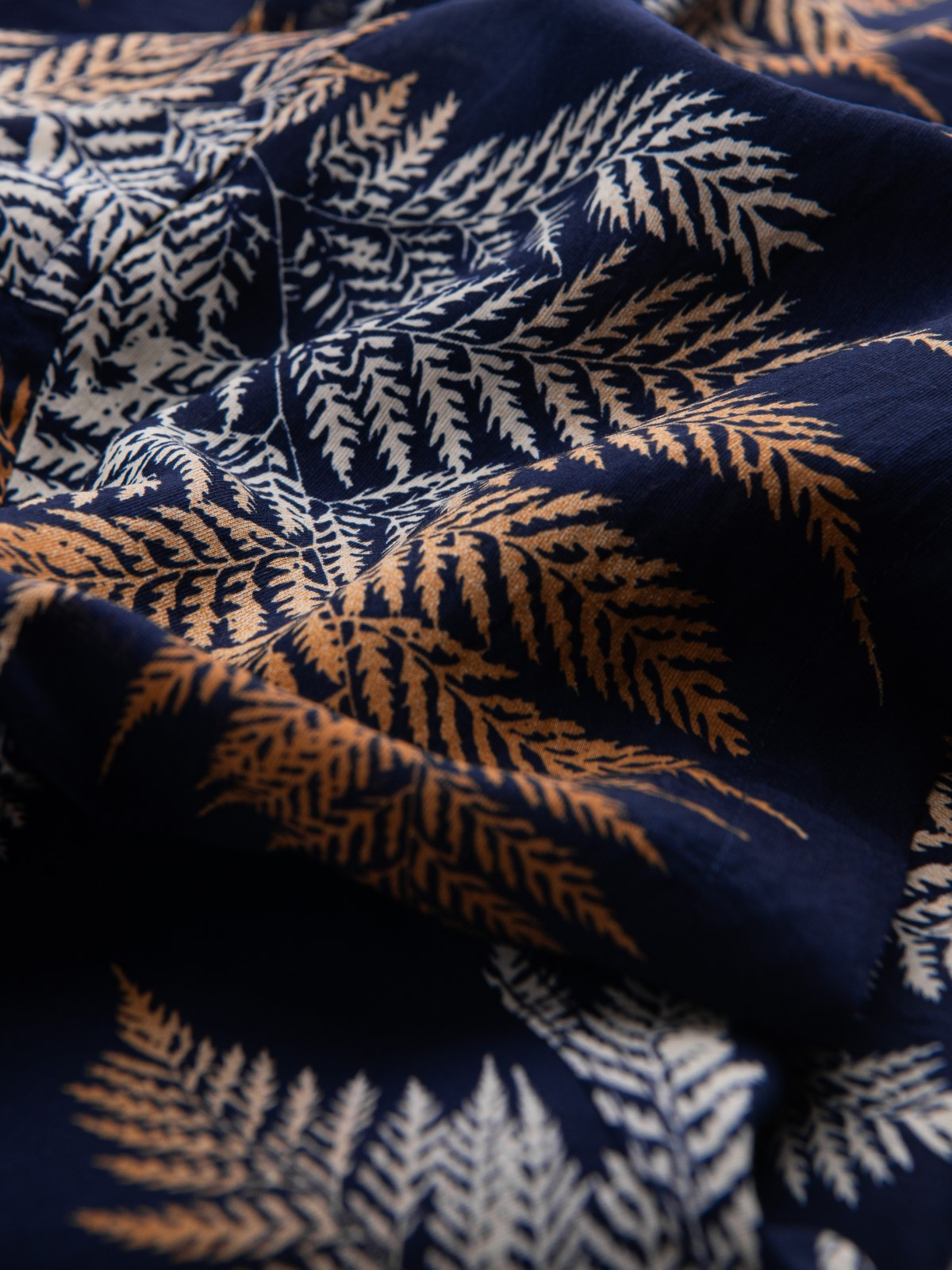Ombre Men's patterned viscose shirt with short sleeves - fern
