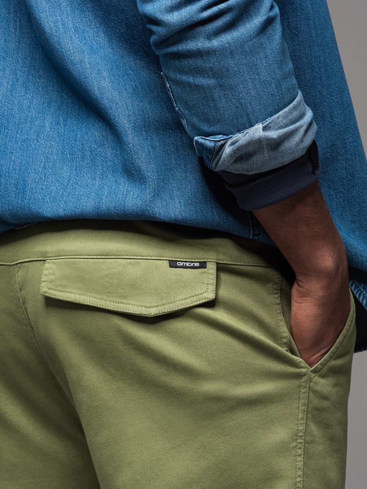 Ombre Men&#039;s knit joggers with cargo pockets - olive