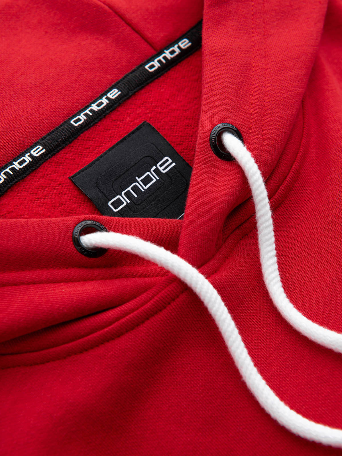 Ombre Men&#039;s kangaroo sweatshirt with hood and college style patch - red