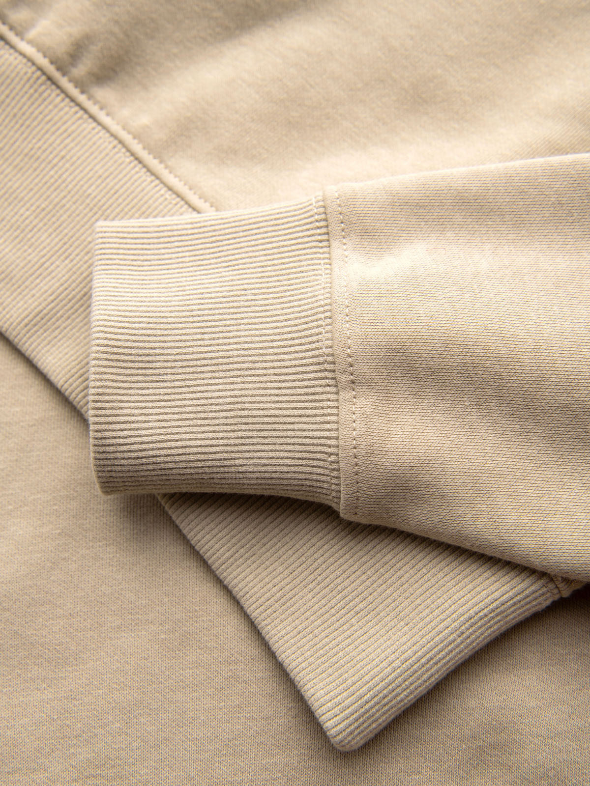 Ombre Men&#039;s non-stretch sweatshirt with college style patch - sand