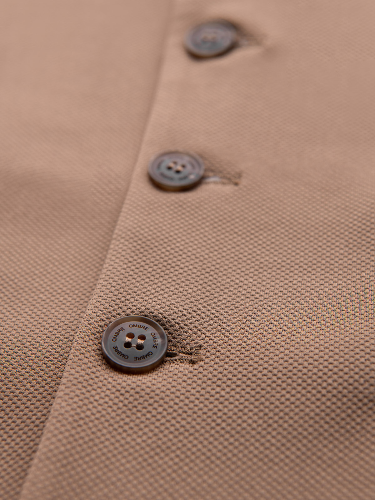 Ombre Fitted elegant men&#039;s vest with elastane and lapels - brown