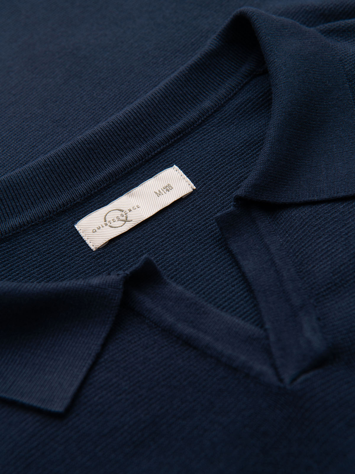 Ombre Men's buttonless polo shirt with classic weave - navy blue