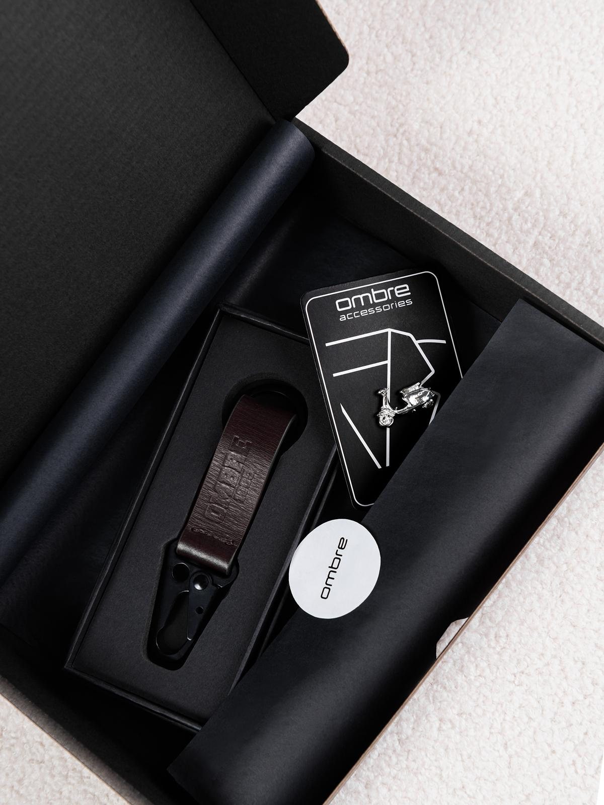 Ombre Men&#039;s travel style gift set - silver pin and key ring