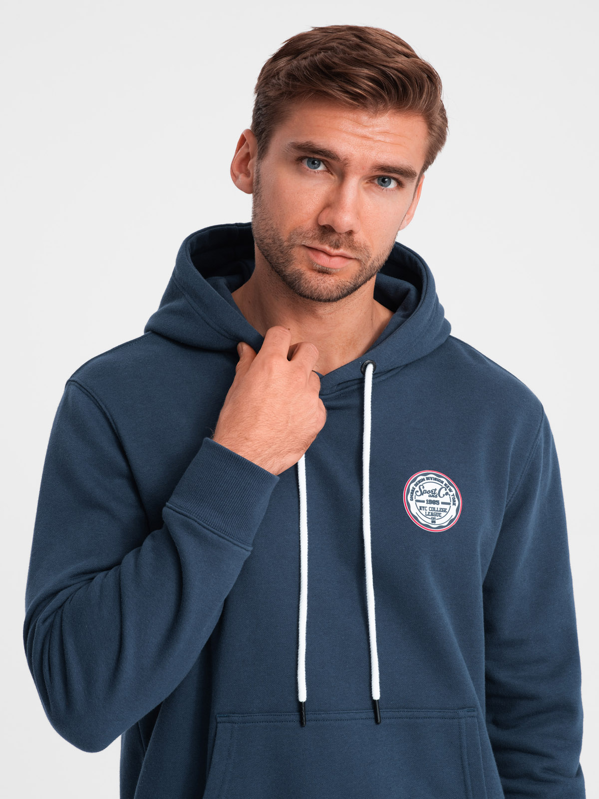 Ombre Men's kangaroo sweatshirt with hood and college style patch - navy blue