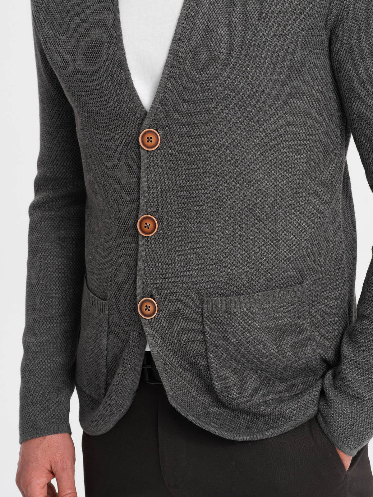 Cardigan barbati, Ombre