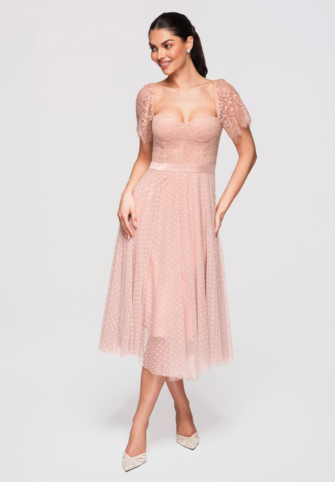 Pentru femei rochie Edoti – elaborată