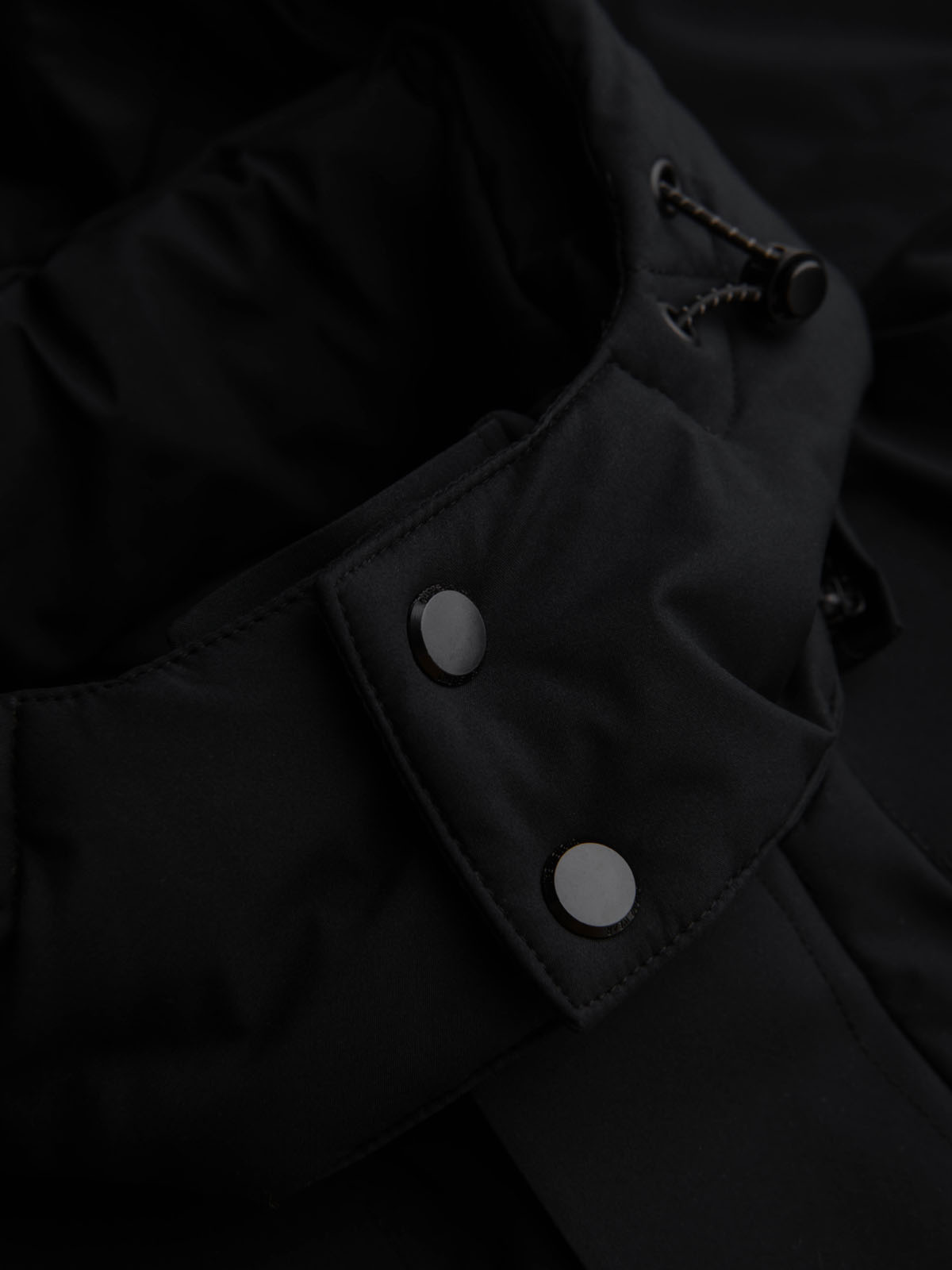 Ombre Men&#039;s winter jacket with detachable hood in waterproof material - black