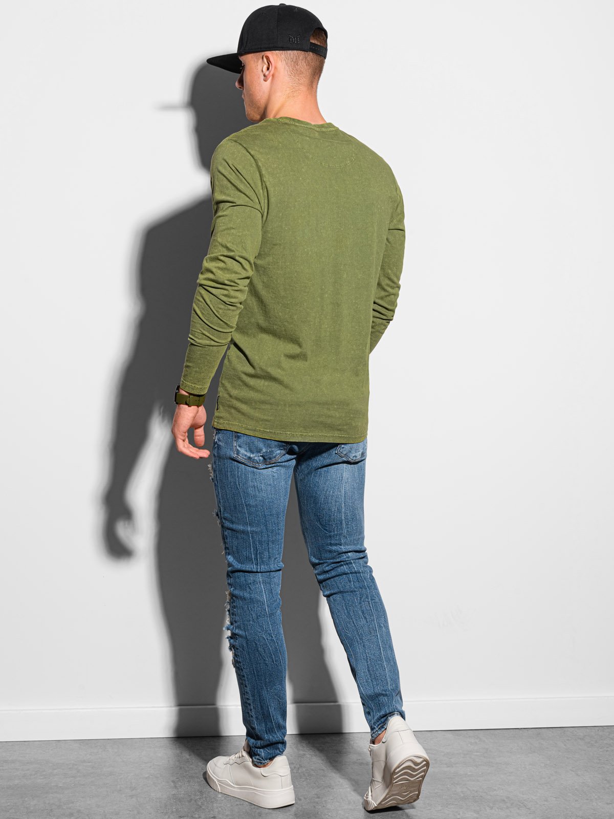 Tricou barbati, Ombre