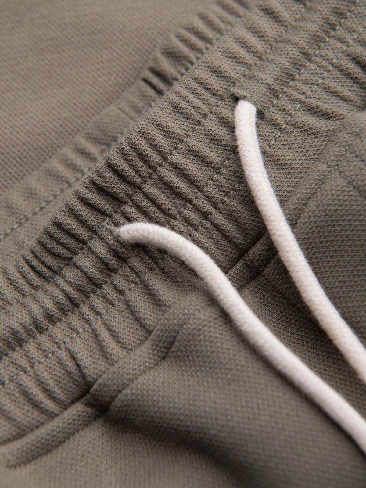 Ombre pánske štruktúrované šortky - khaki