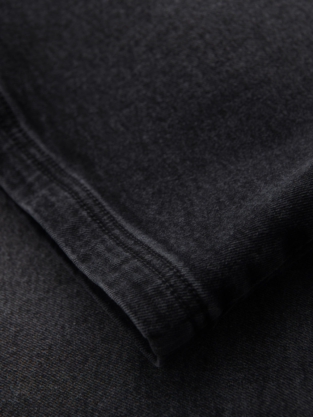 Ombre Men's shorts with elastic waistband and wash effect - black