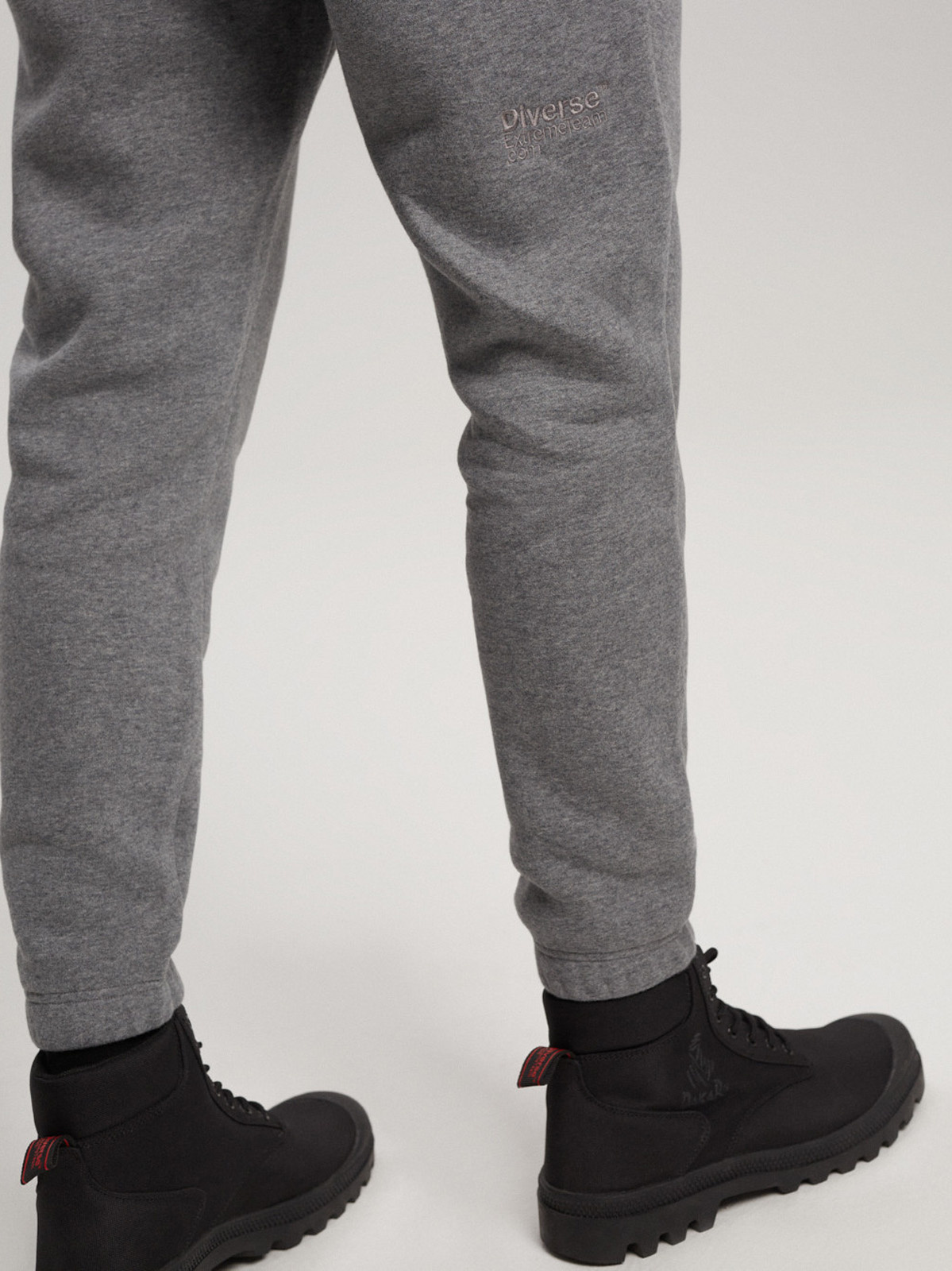 Diverse Men&#039;s sweatpants DKR DSRT J1