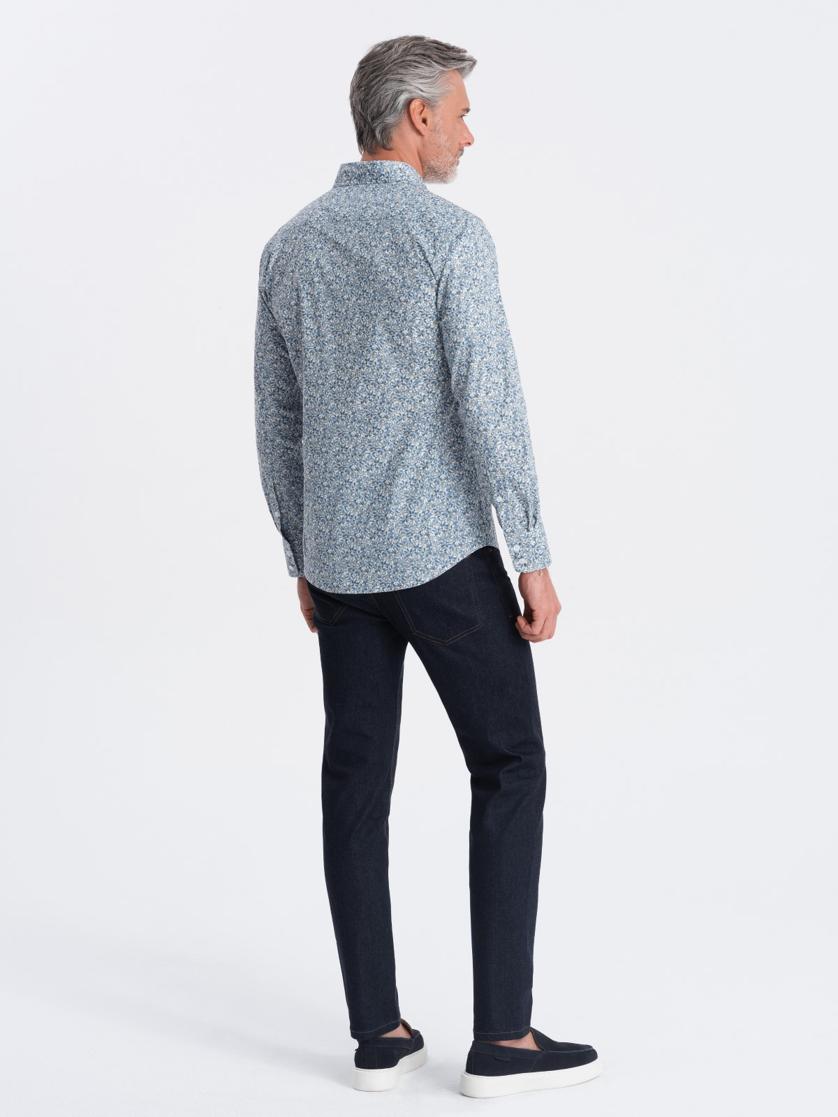 Ombre Men&#039;s SLIM FIT shirt in small leaf print - light blue