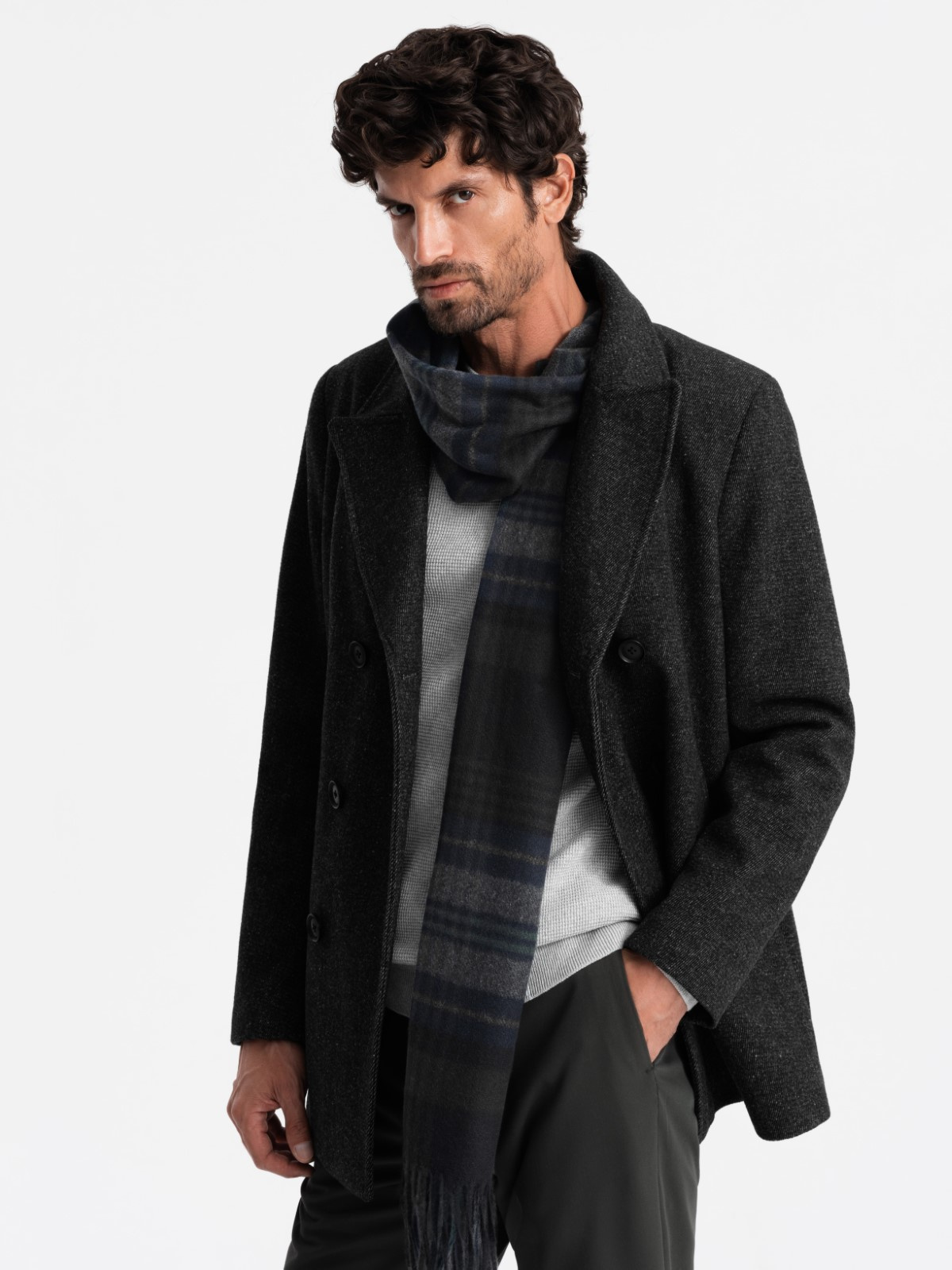 Ombre Men&#039;s Scottish check scarf with tassels - black-gray
