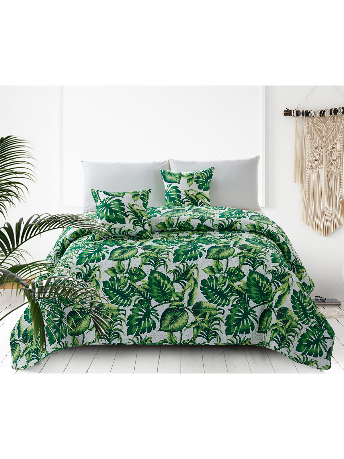 Levně Edoti Quilted bedspread in the leaves Palms A546