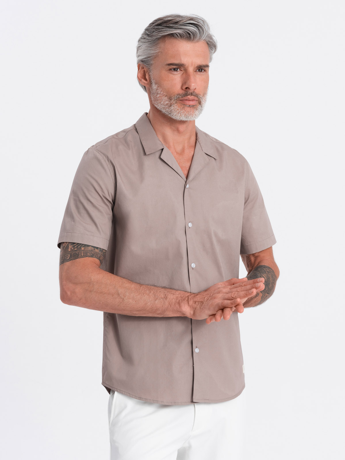 Levně Ombre Men's short sleeve shirt with Cuban collar - dark beige