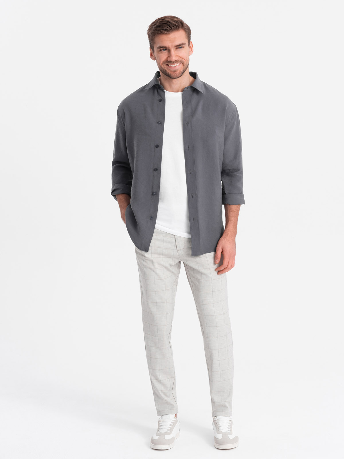 Ombre Men&#039;s pants with a classic cut in a delicate check - beige