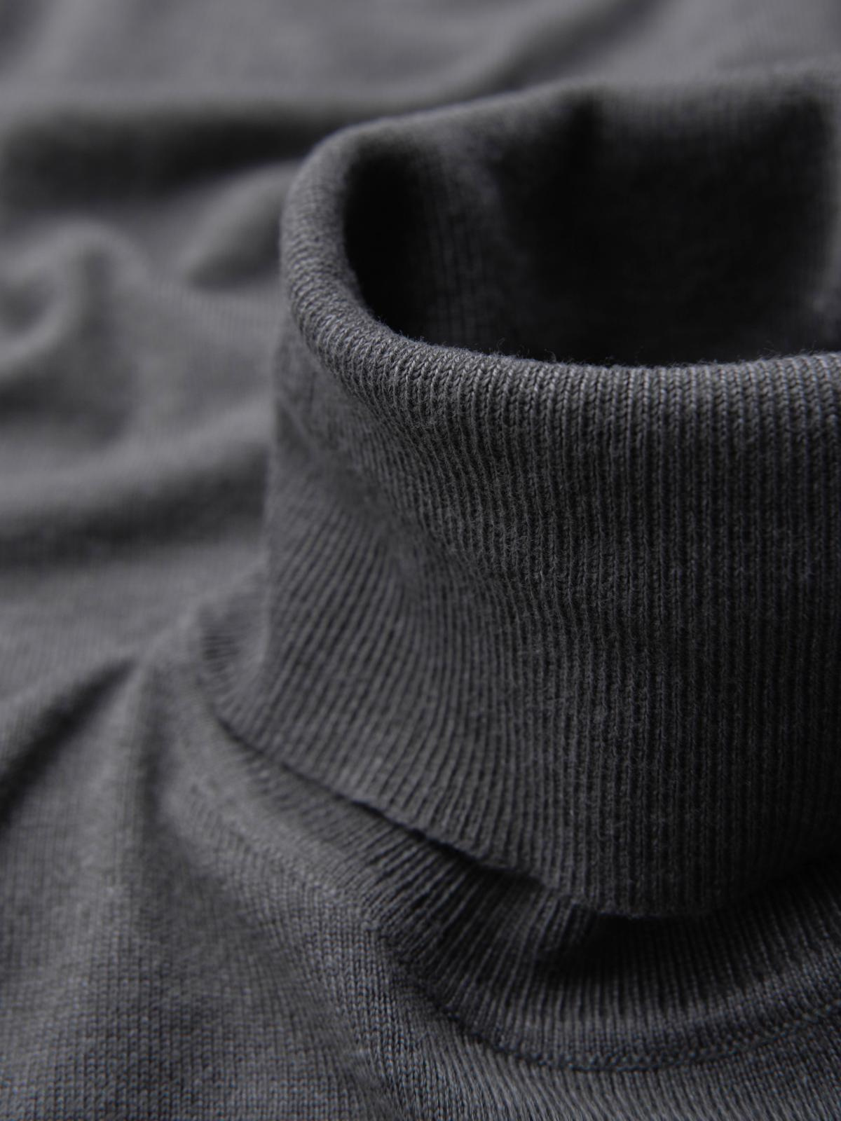 Ombre One color men&#039;s knitted turtleneck with viscose - grey melange