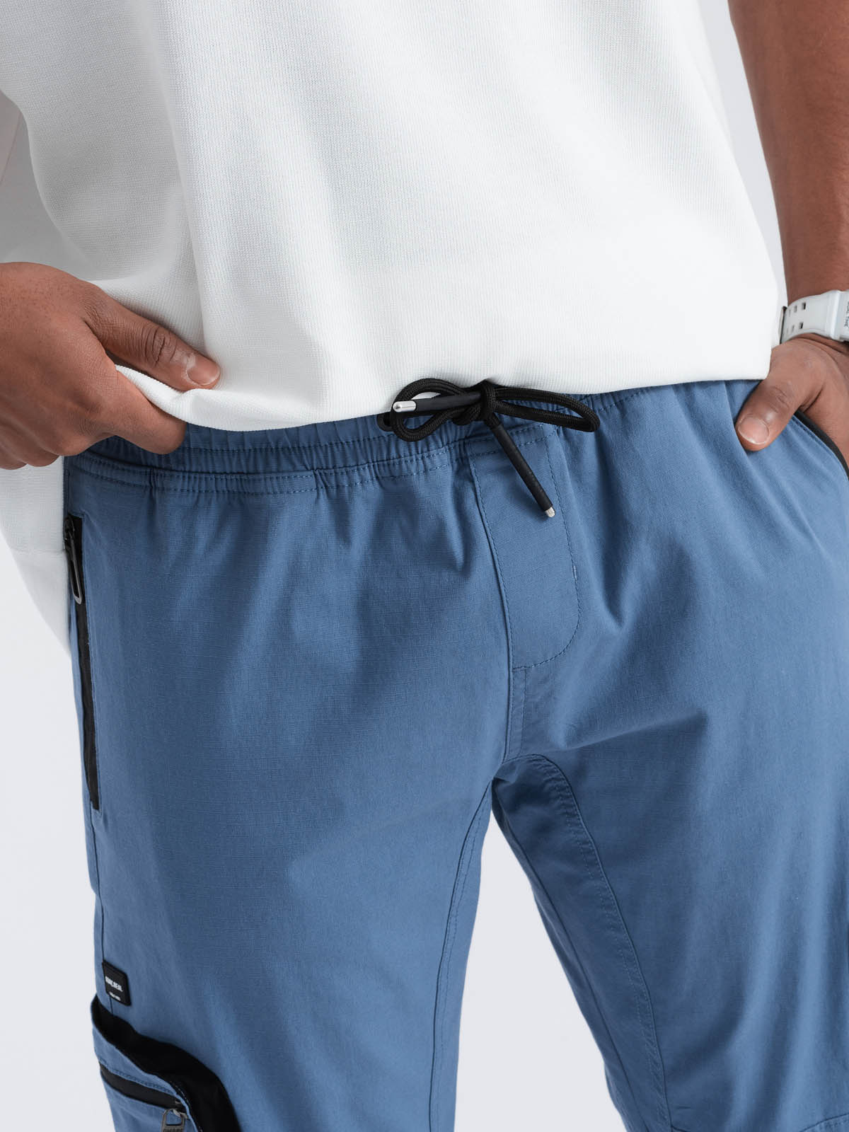 Ombre Men&#039;s JOGGER pants with stand-off and zippered cargo pockets - blue