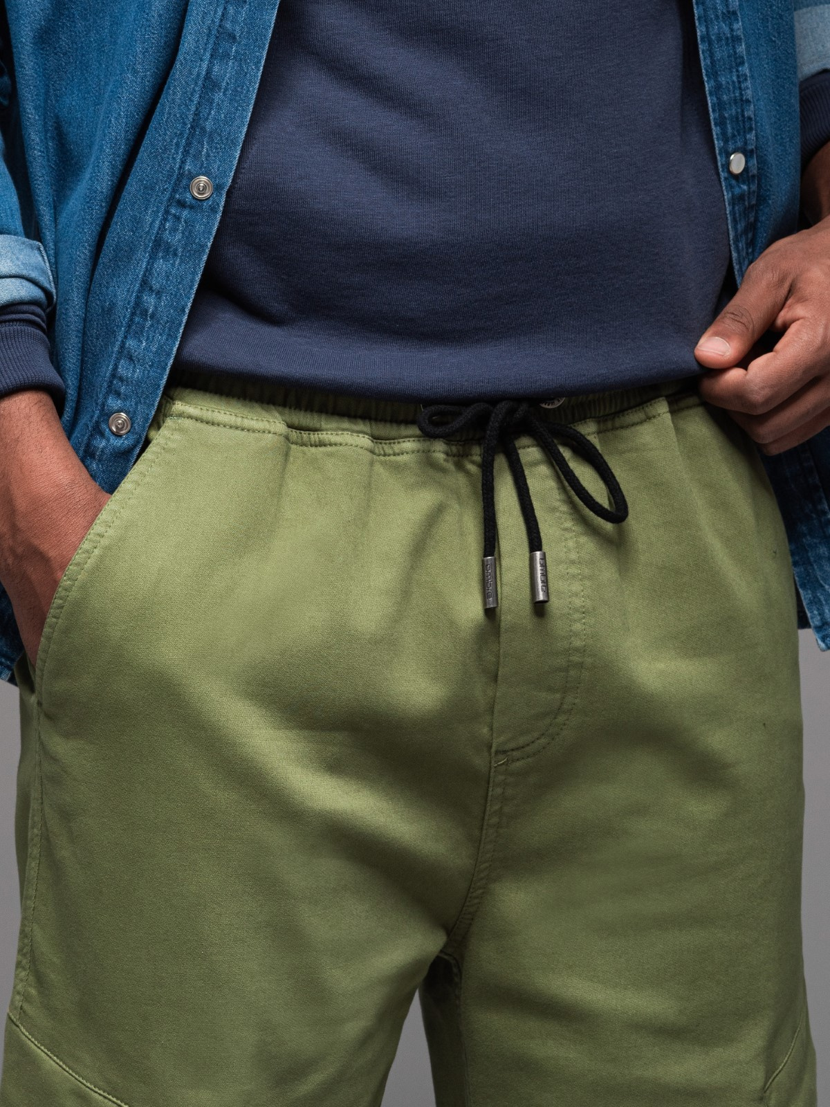Ombre Men&#039;s knit joggers with cargo pockets - olive