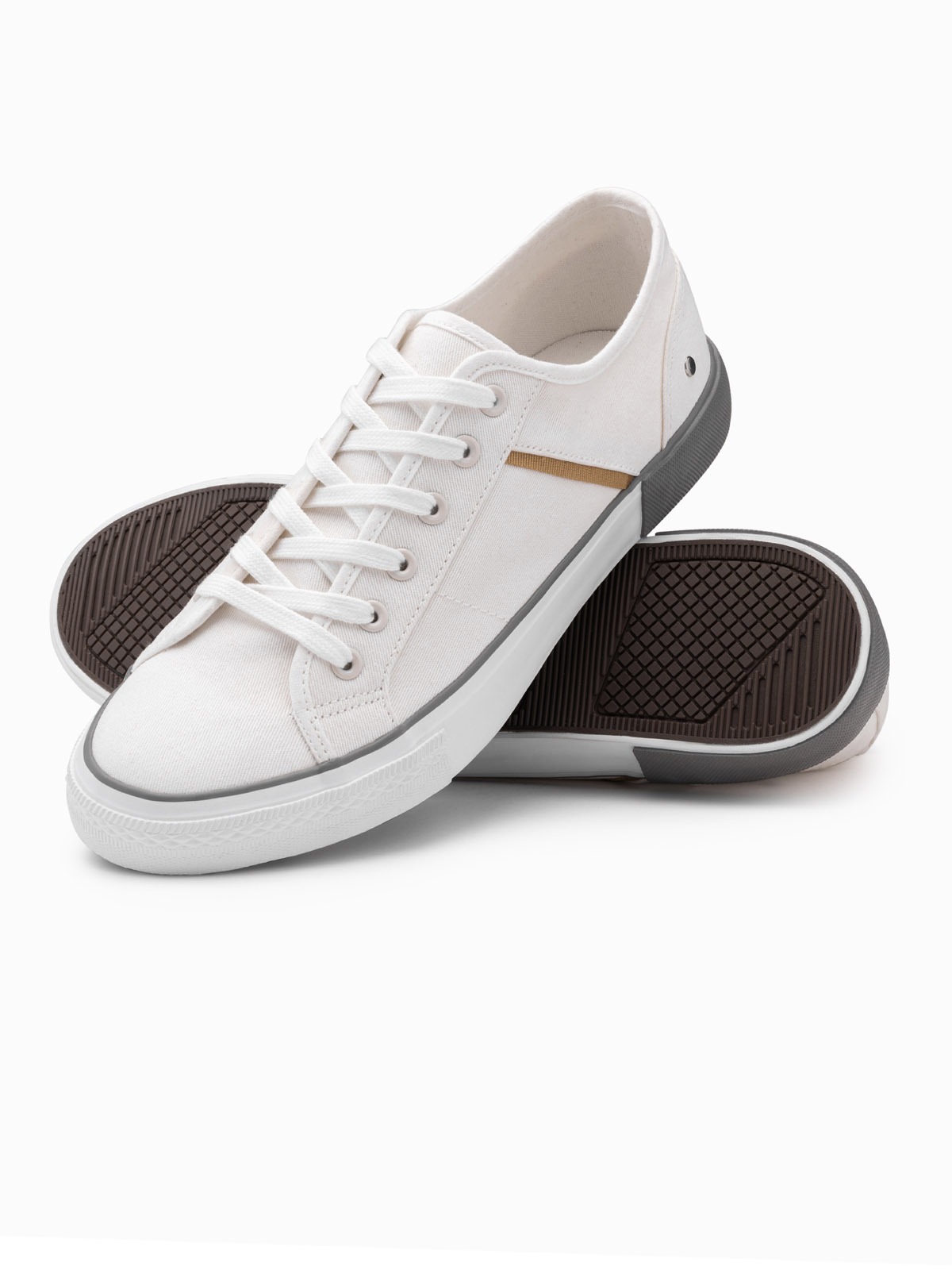 Levně Ombre Classic men's sneakers with rivets - white