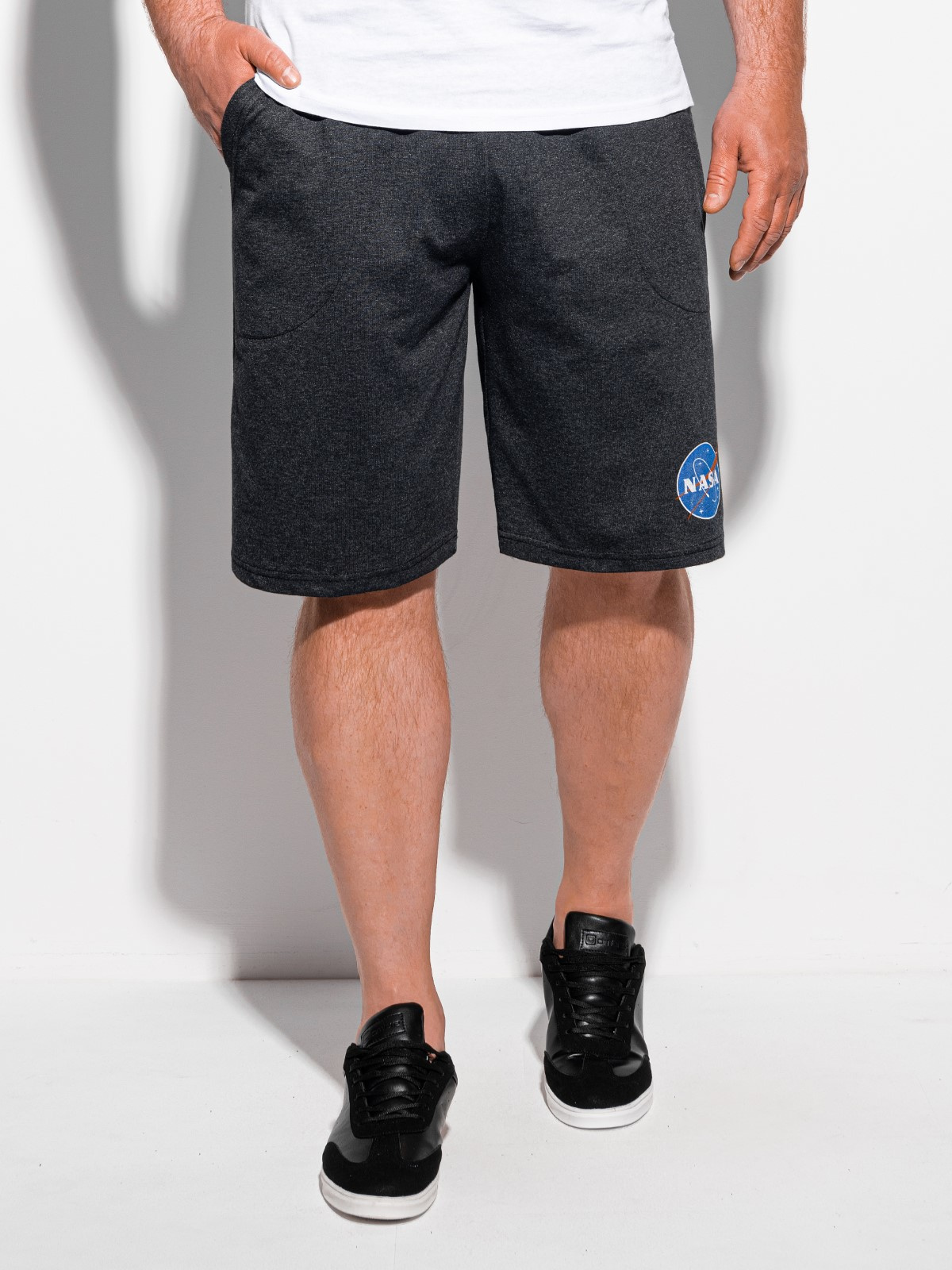 Pantaloni scurti barbati, Edoti Nasa