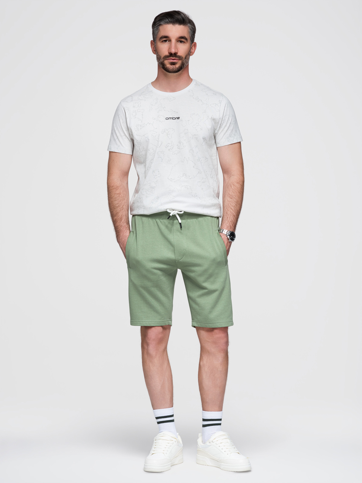 Ombre Men's knit shorts with drawstring and pockets - green