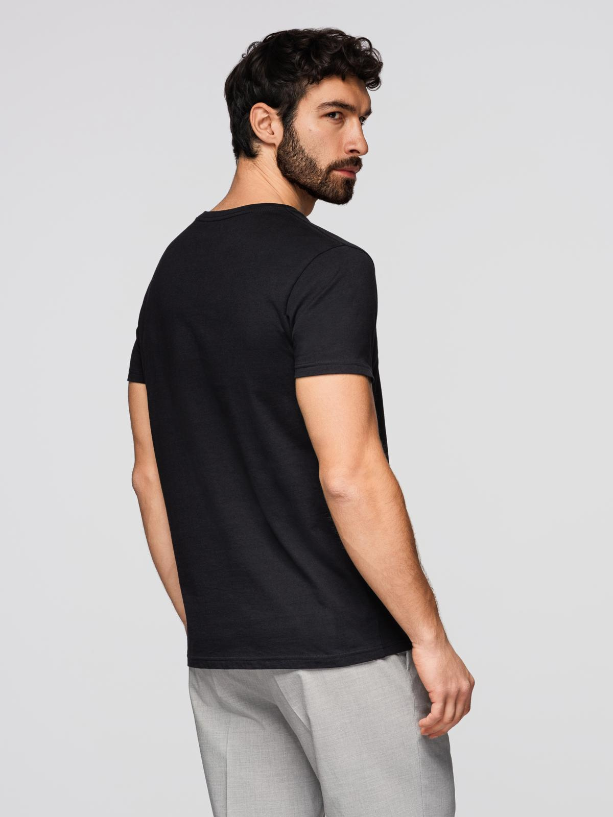 Ombre BASIC men's classic cotton T-shirt with a crew neckline - black