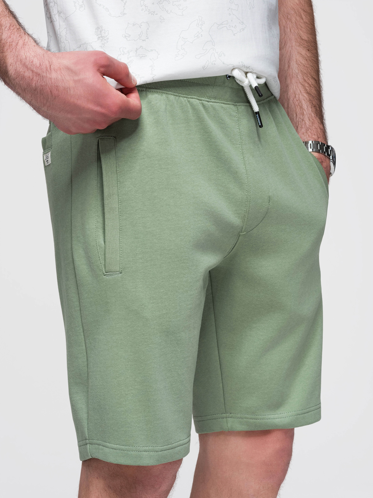 Ombre Men's knit shorts with drawstring and pockets - green