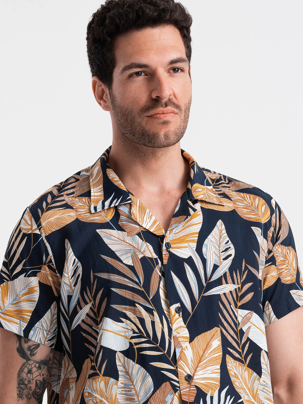Ombre Viscose patterned men&#039;s short sleeve shirt - leaves