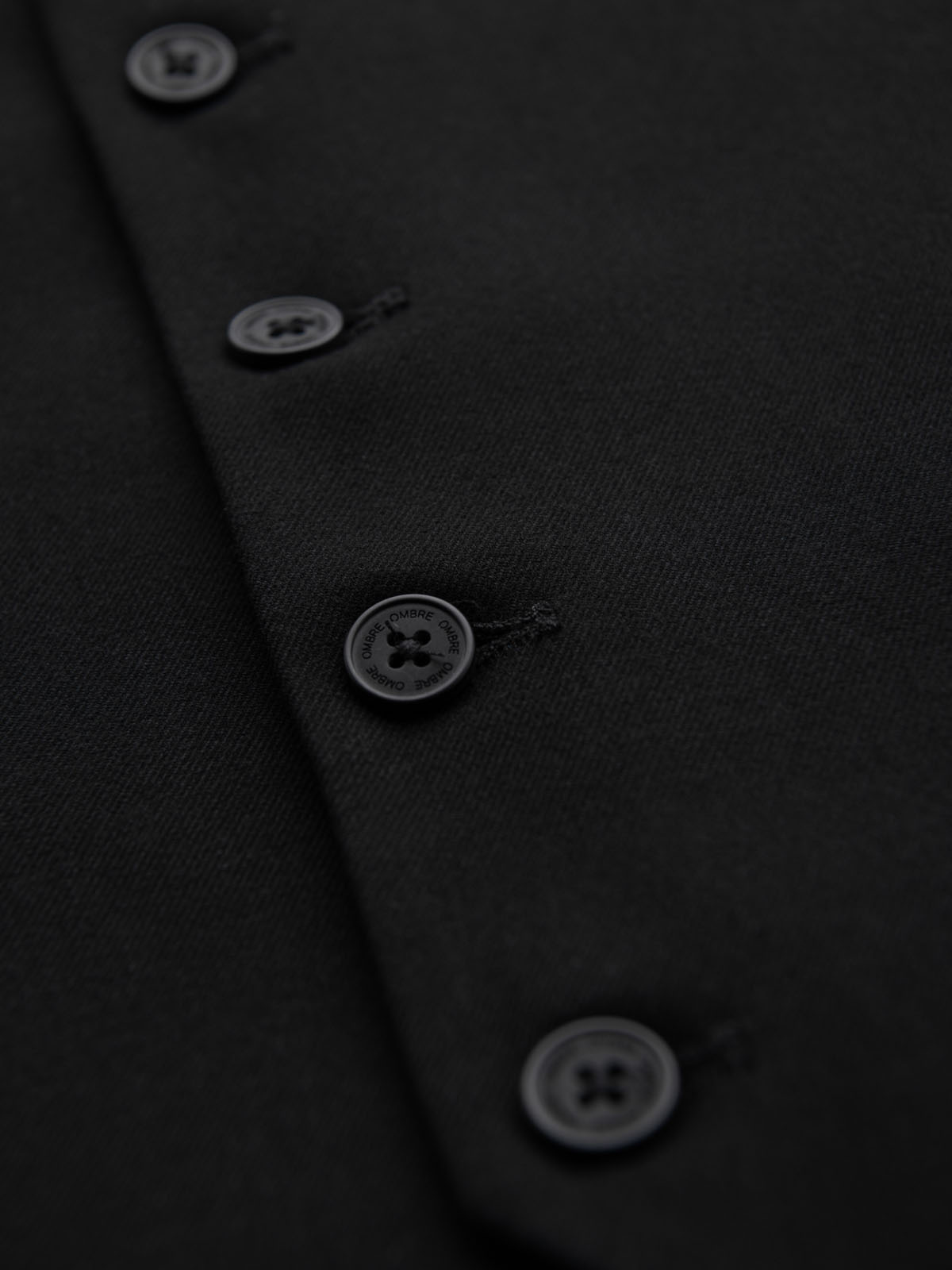 Ombre Men's suit vest with classic detailing and lining - black