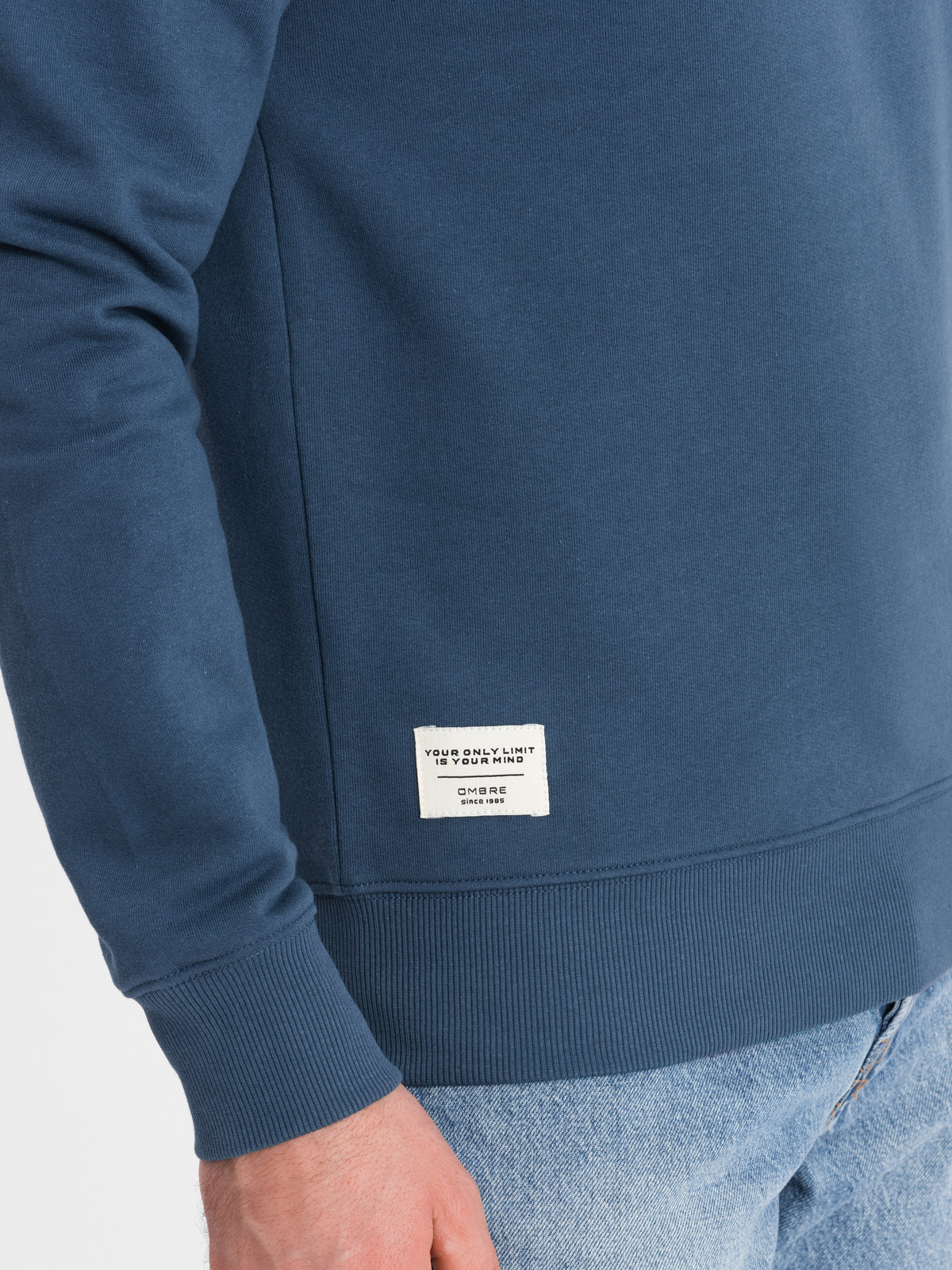 Ombre Men's BASIC sweatshirt with round neckline - navy blue