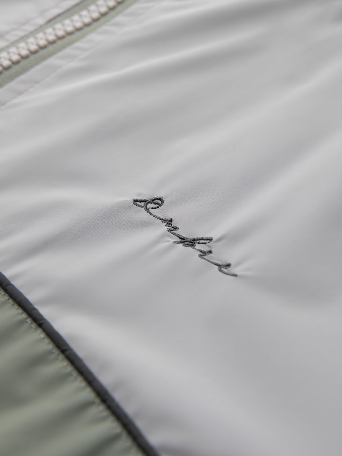 Ombre Men&#039;s contrast hooded windbreaker jacket - olive-gray