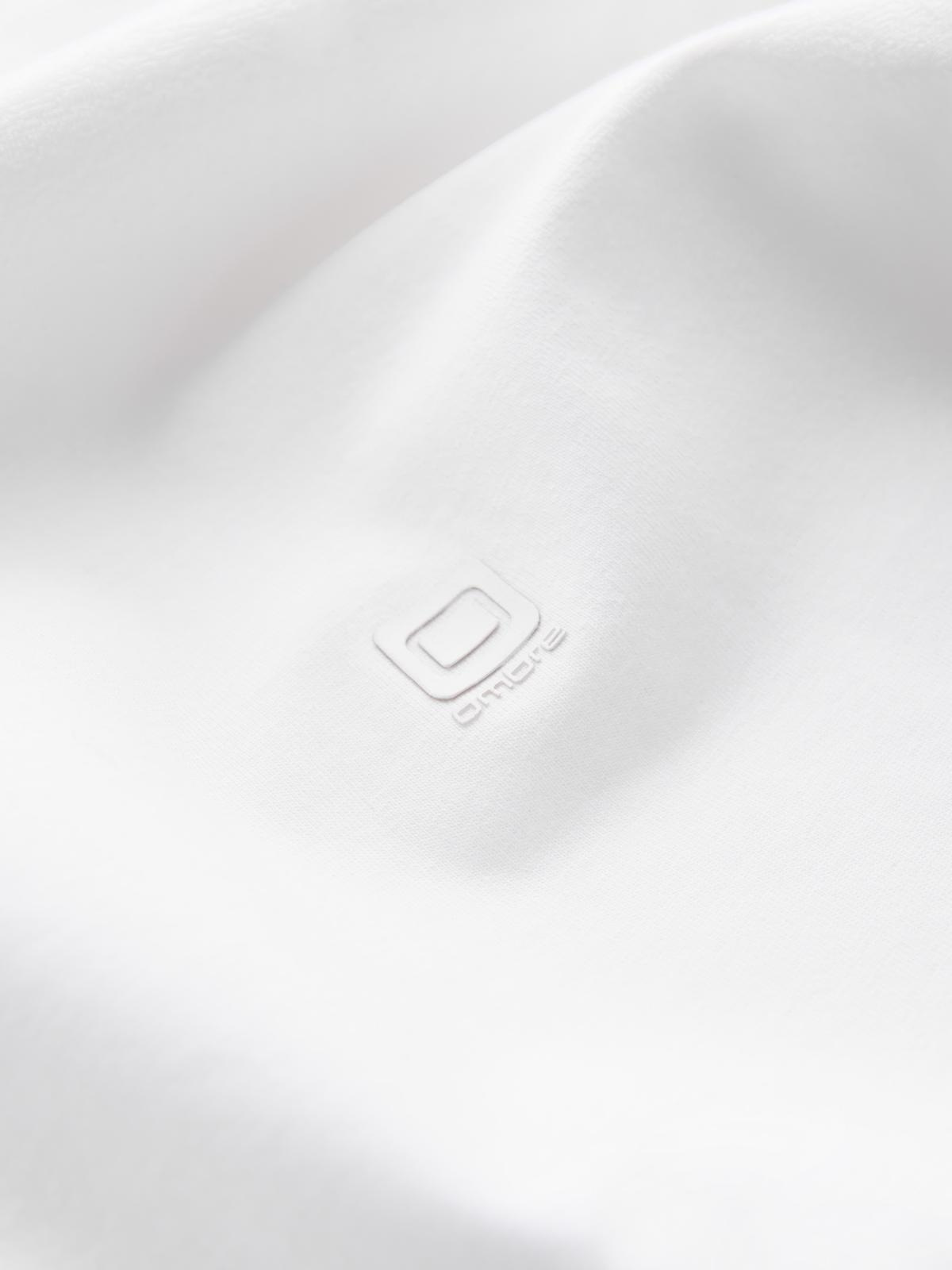 Ombre Men&#039;s SLIM FIT T-shirt with round neckline and logo - white