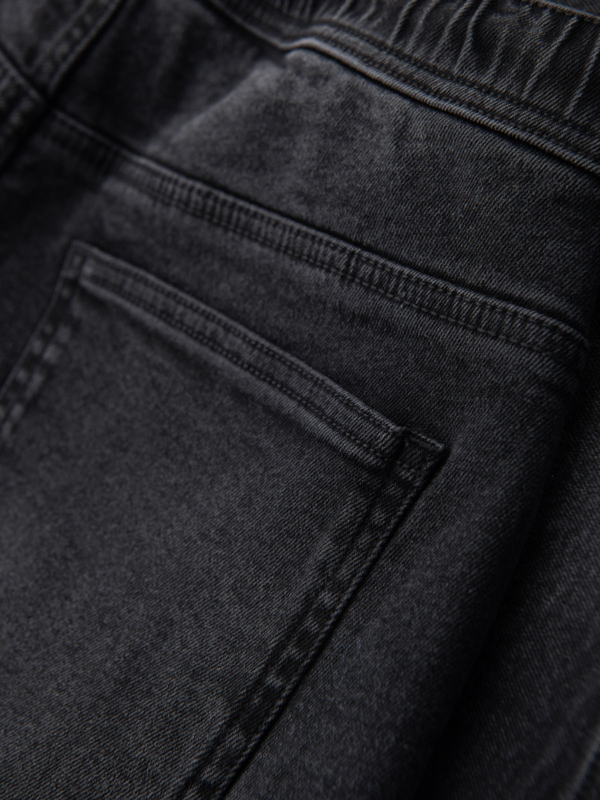 Ombre Men's shorts with elastic waistband and wash effect - black