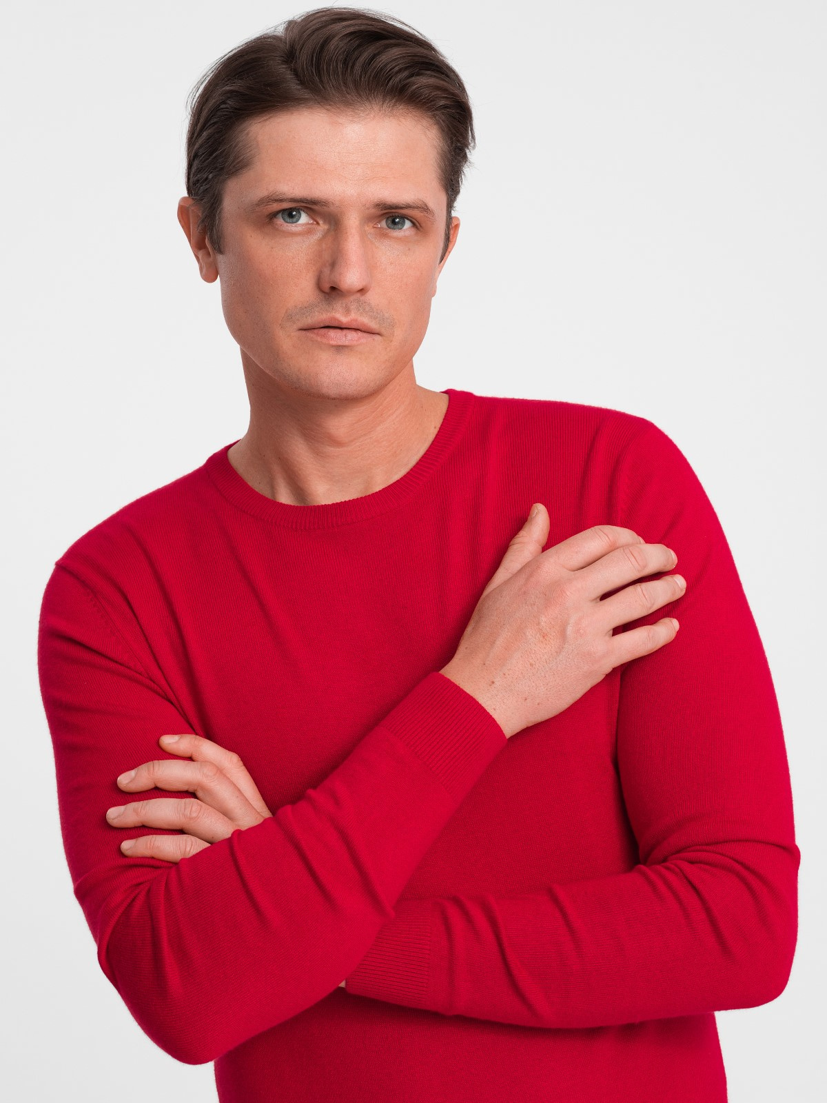 Ombre Classic Men's Sweater With Round Neckline - Red