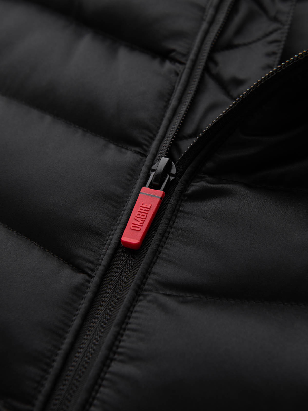 Ombre Lightly insulated quilted men's jacket with satin trim - black