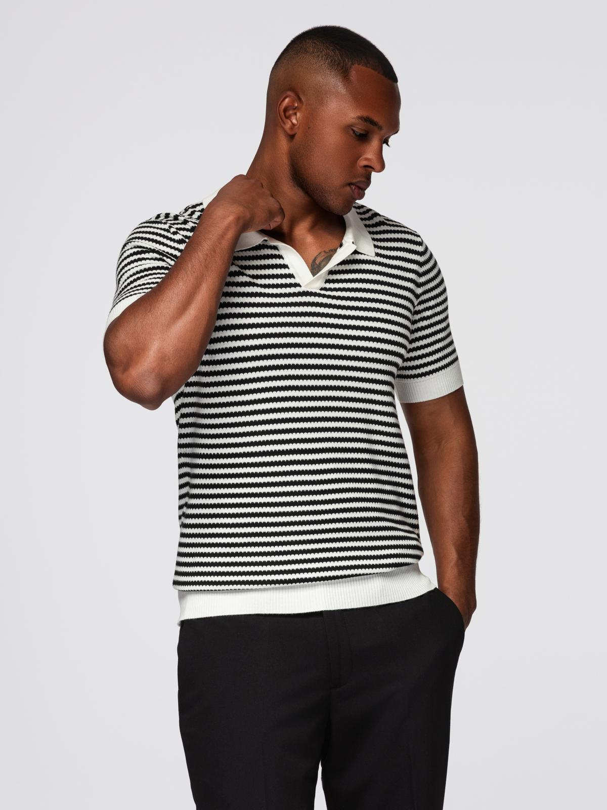 Ombre Men's knitted buttonless polo shirt with navy stripes - black and white