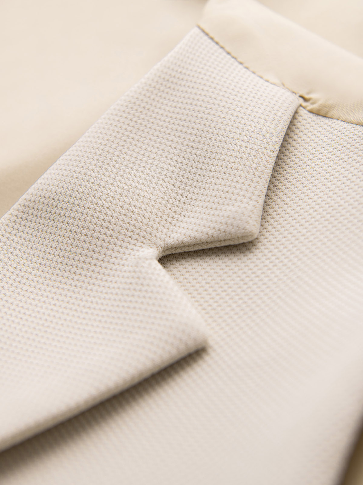 Ombre Fitted elegant men&#039;s vest with elastane and lapels - beige